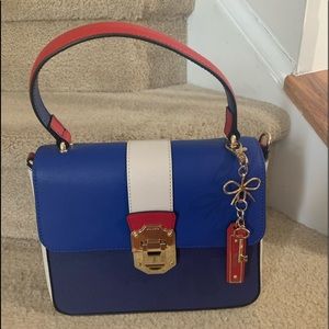 Aldo purse,elegant design and sold out everywhere